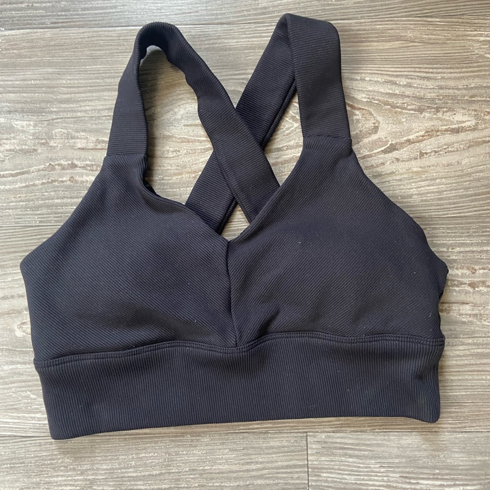 Alo yoga sports bra